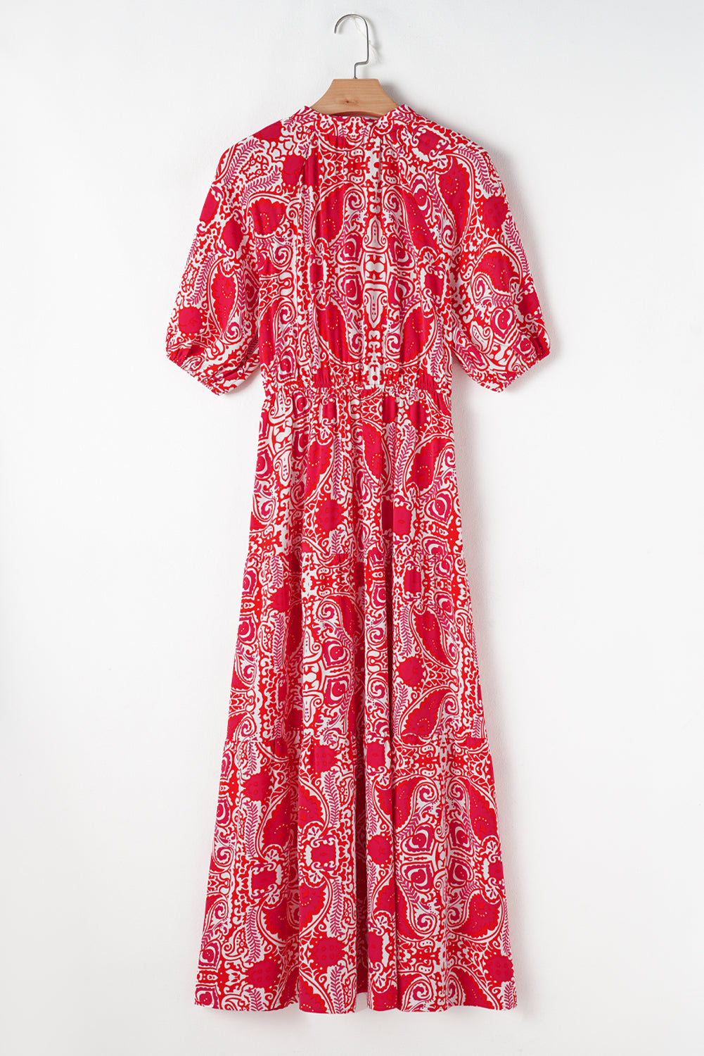 Rotes Maxikleid mit Paisley-Print, seitlichen Schlitzen und hoher Taille sowie Puffärmeln